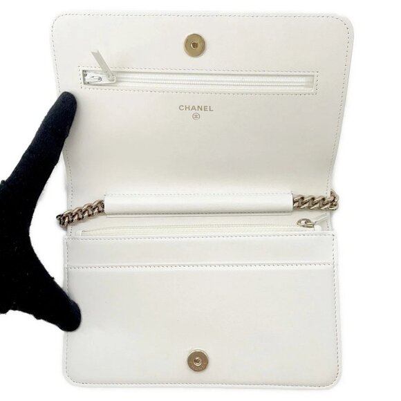 CHANEL Boy Chanel Chain Wallet Calfskin White - Picture 6 of 14